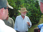Maury Boyd talks to Peace River growers Maury-Boyd-in-hat